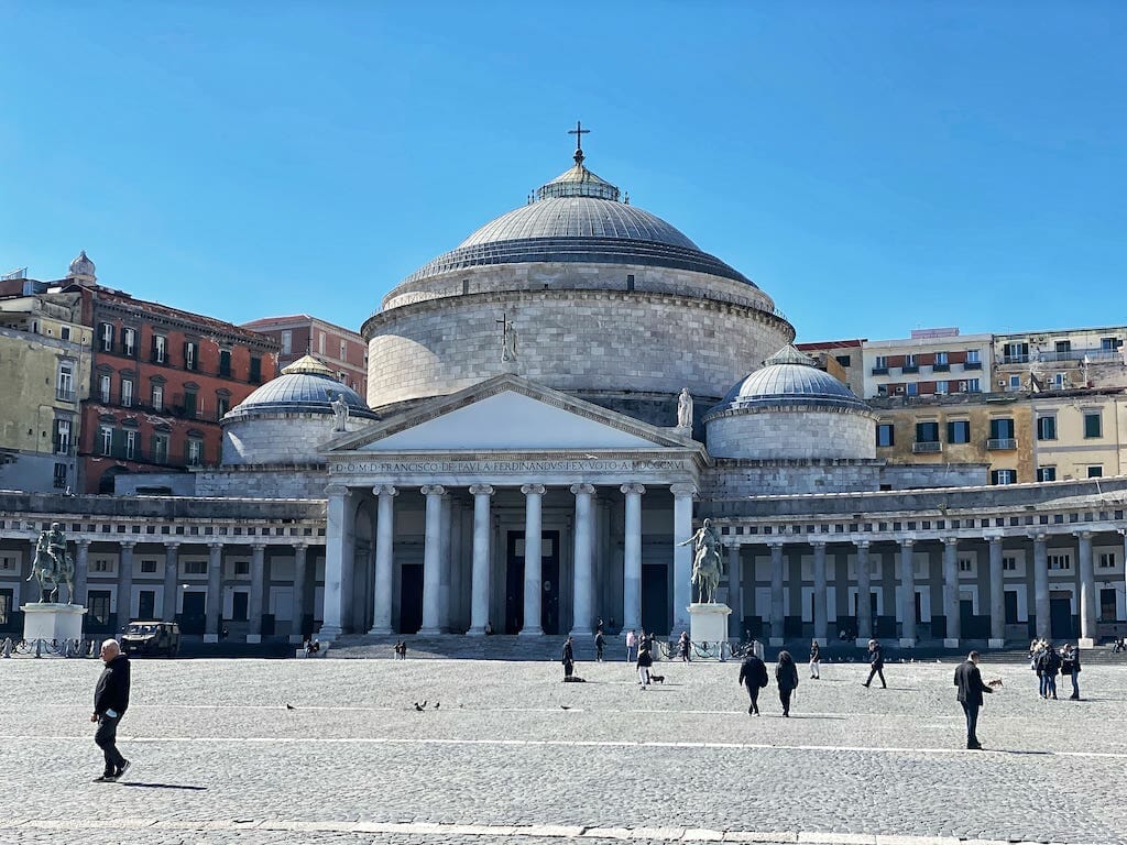 things to do in Naples Italy
