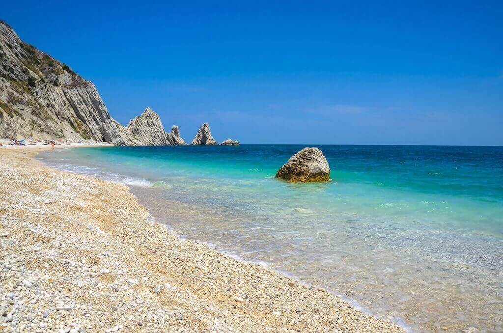 Spiaggia delle Due Sorelle Marche