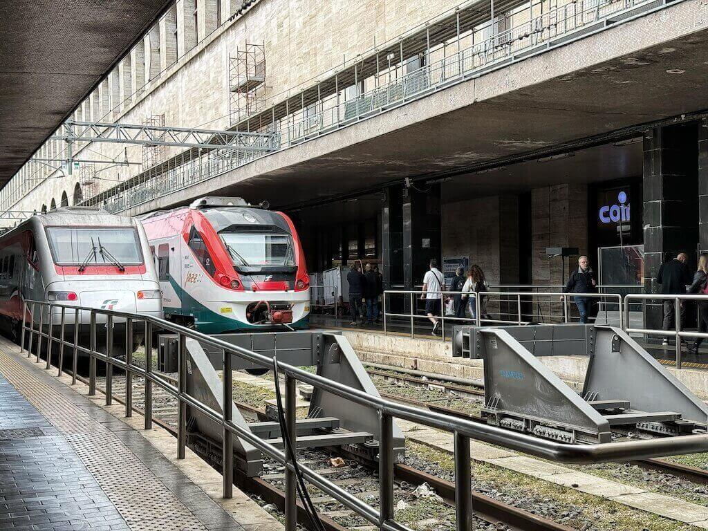 how to travel around Italy
