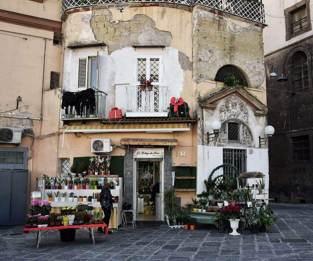 Lovely flower shop in the center of Naples