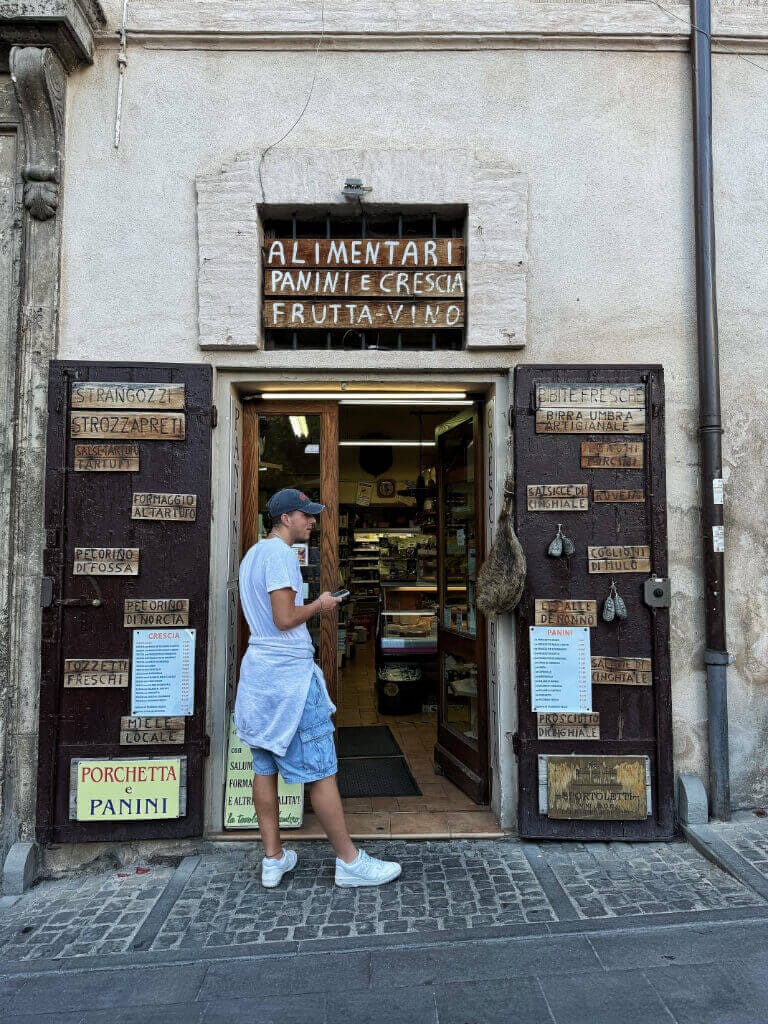 Alimentari shop in Spello