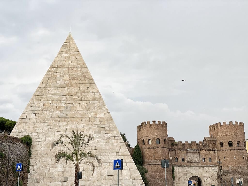Rome Pyramid how many days in Rome