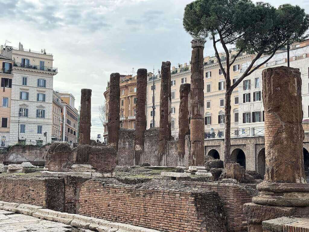 Largo di Torre Argentina