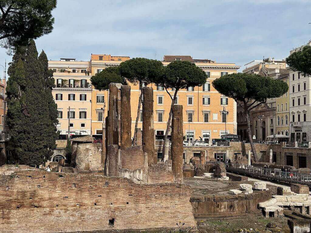 Largo di Torre Argentina