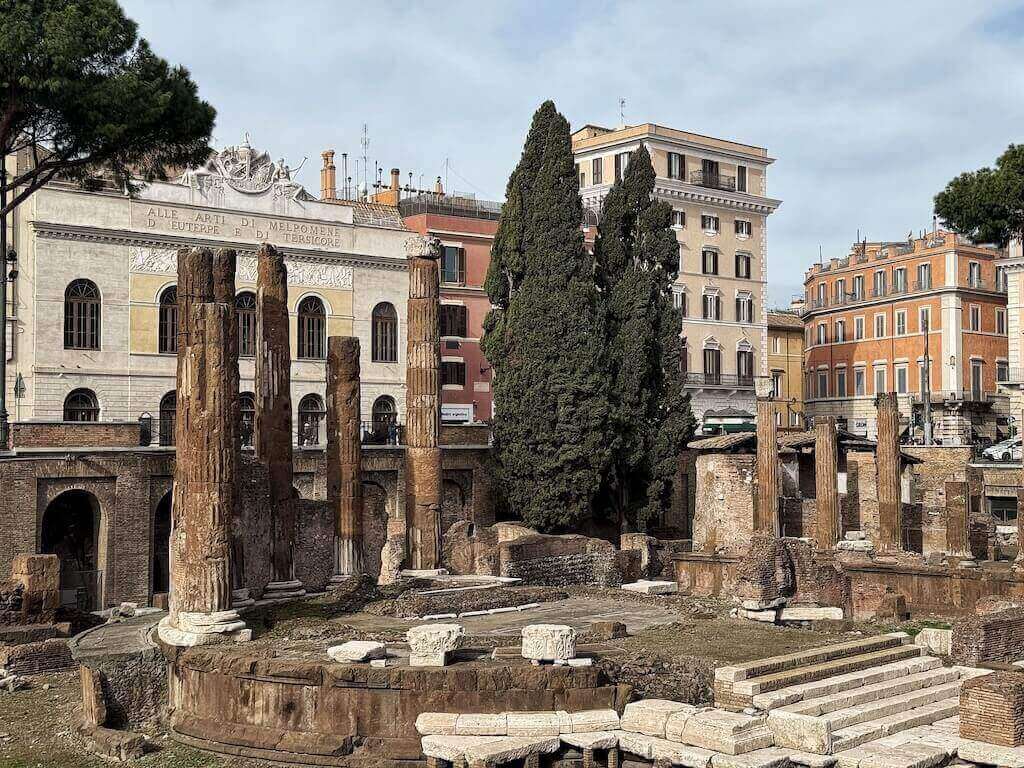 Largo di Torre Argentina