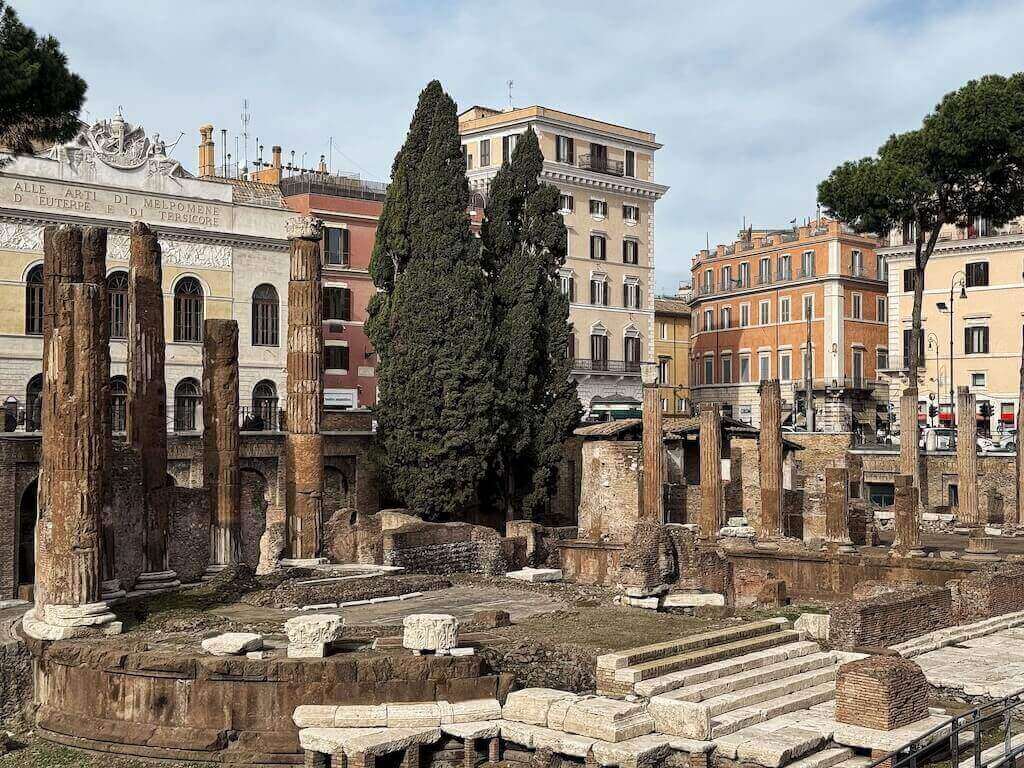 Largo di Torre Argentina