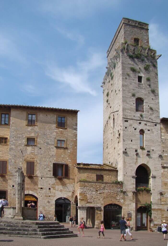 Seeing Devil's Tower is one of the things to do in San Gimignano.