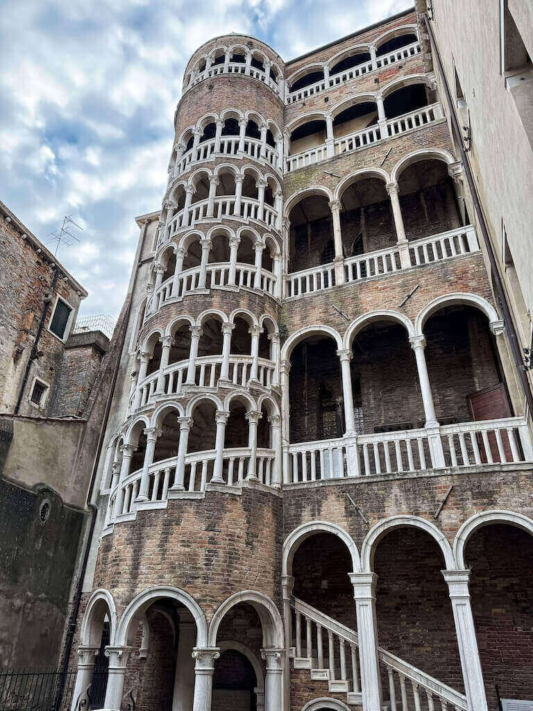Scala Contarini del Bovolo