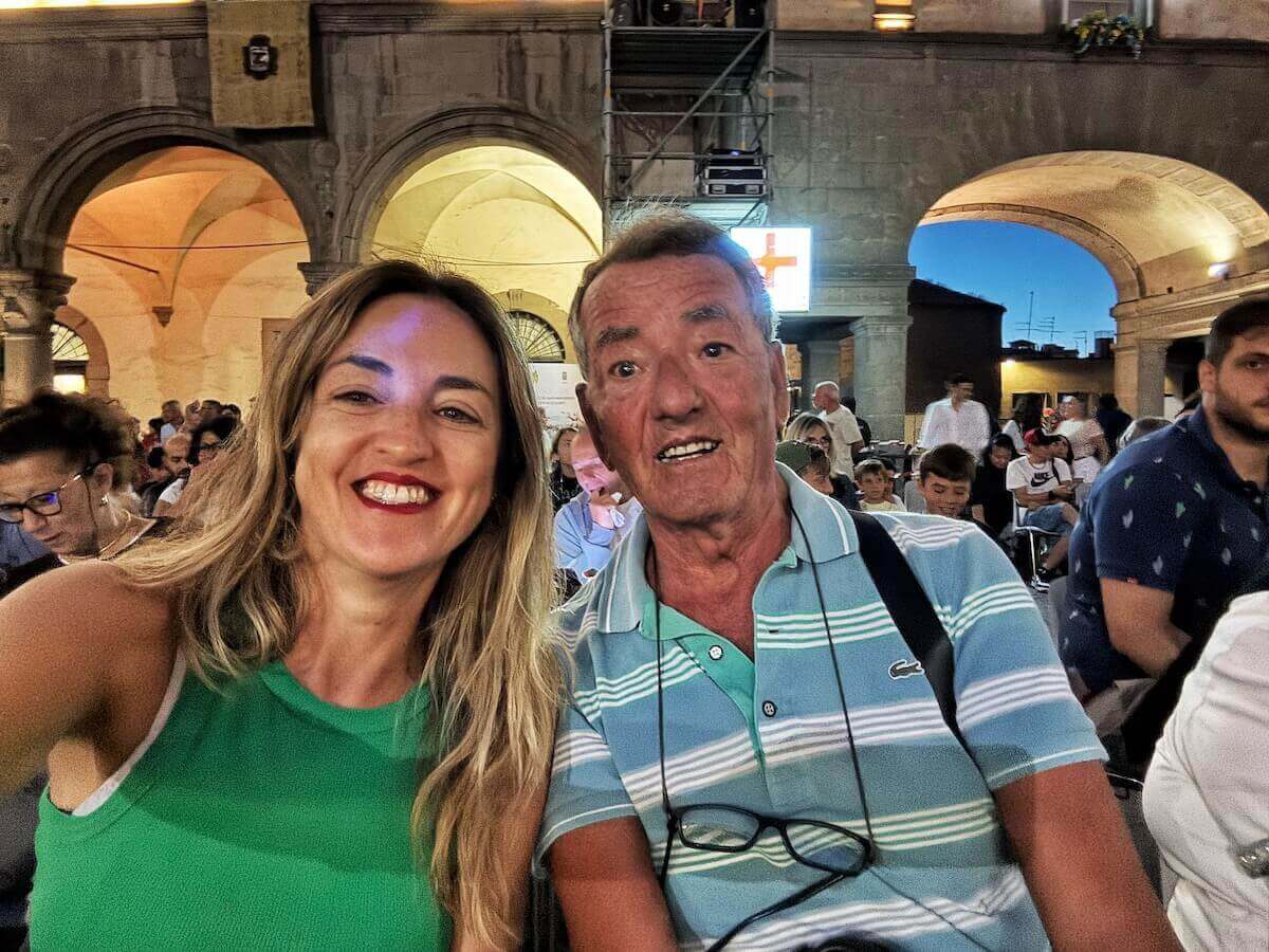 Waiting for the macchina di Santa Rosa with my dad, in Piazza del Plebiscito.