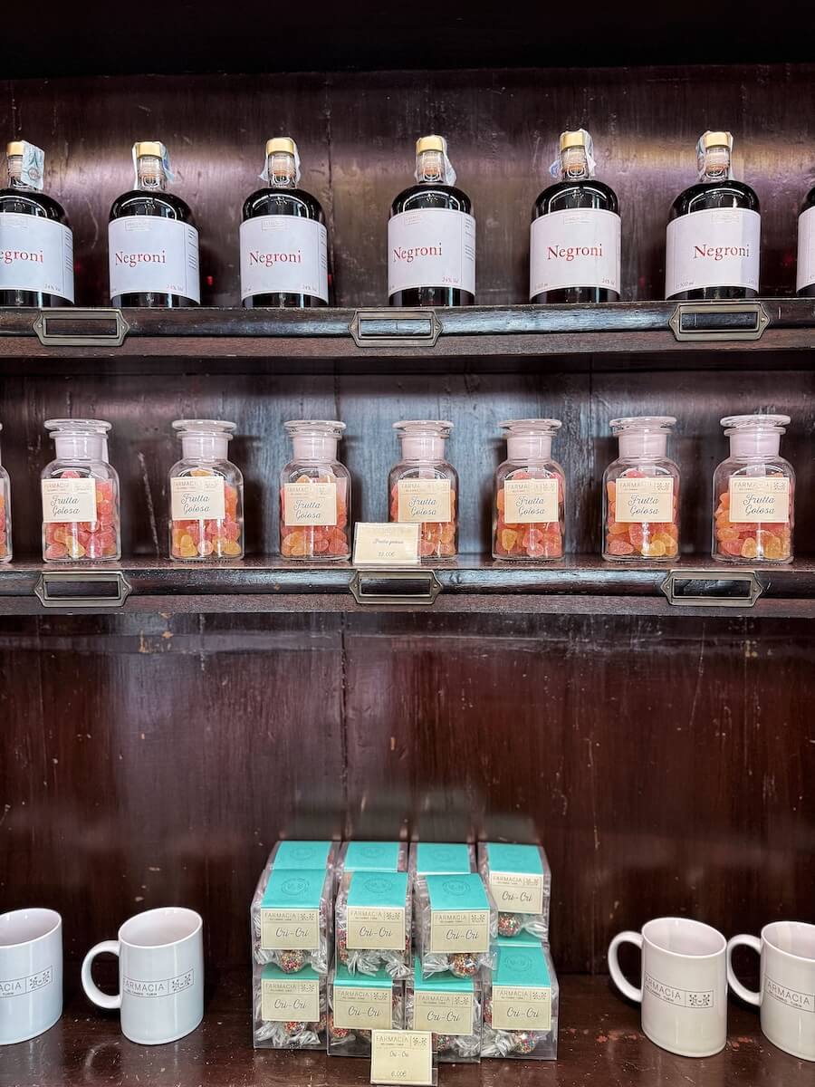 Inside the Farmacia del Cambio.